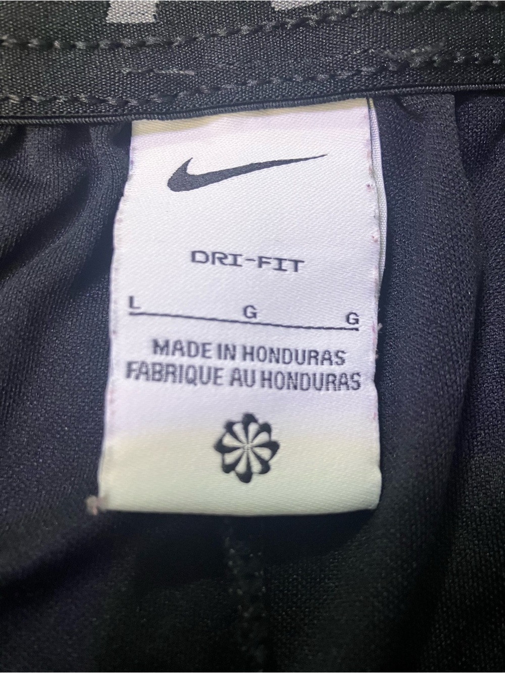 Women’s lot 2 athletic shorts Nike Black Athletic Shorts Under Armour Size L - Picture 2 of 6